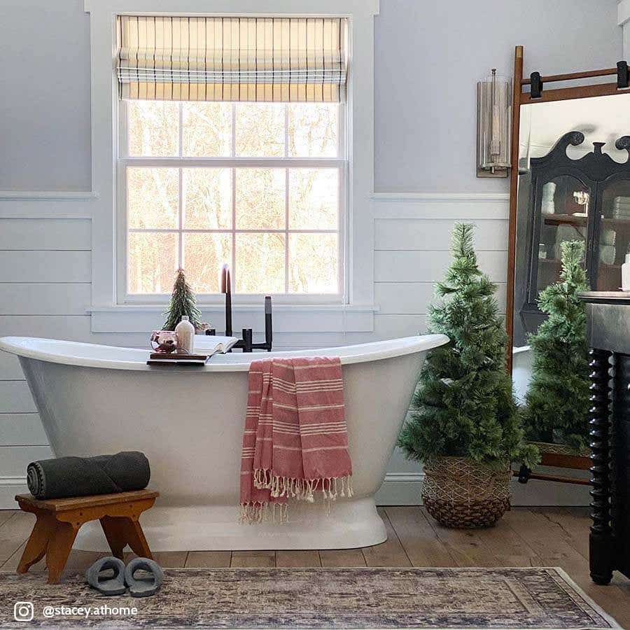 Holiday Cottage Bathroom
